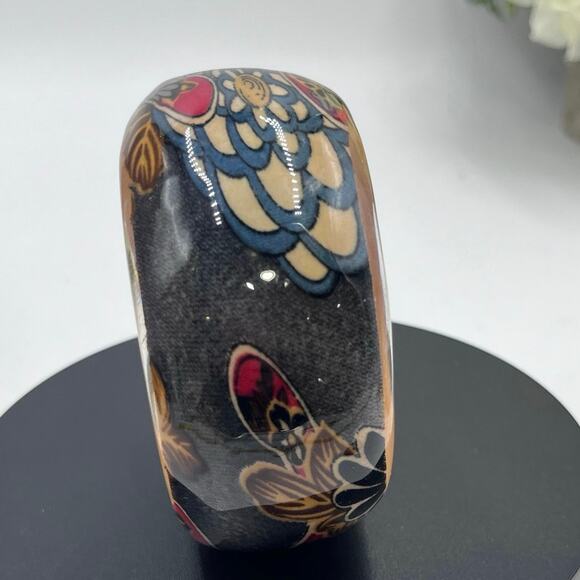 Vintage Lucite Paisley Wide Black Red Retro Floral Chunky Smooth Bangle Bracelet - Picture 7 of 8